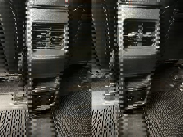 Certified 2022 Ford Edge ST-Line image 18