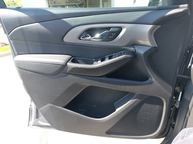 Used 2021 Chevrolet Traverse LS image 27