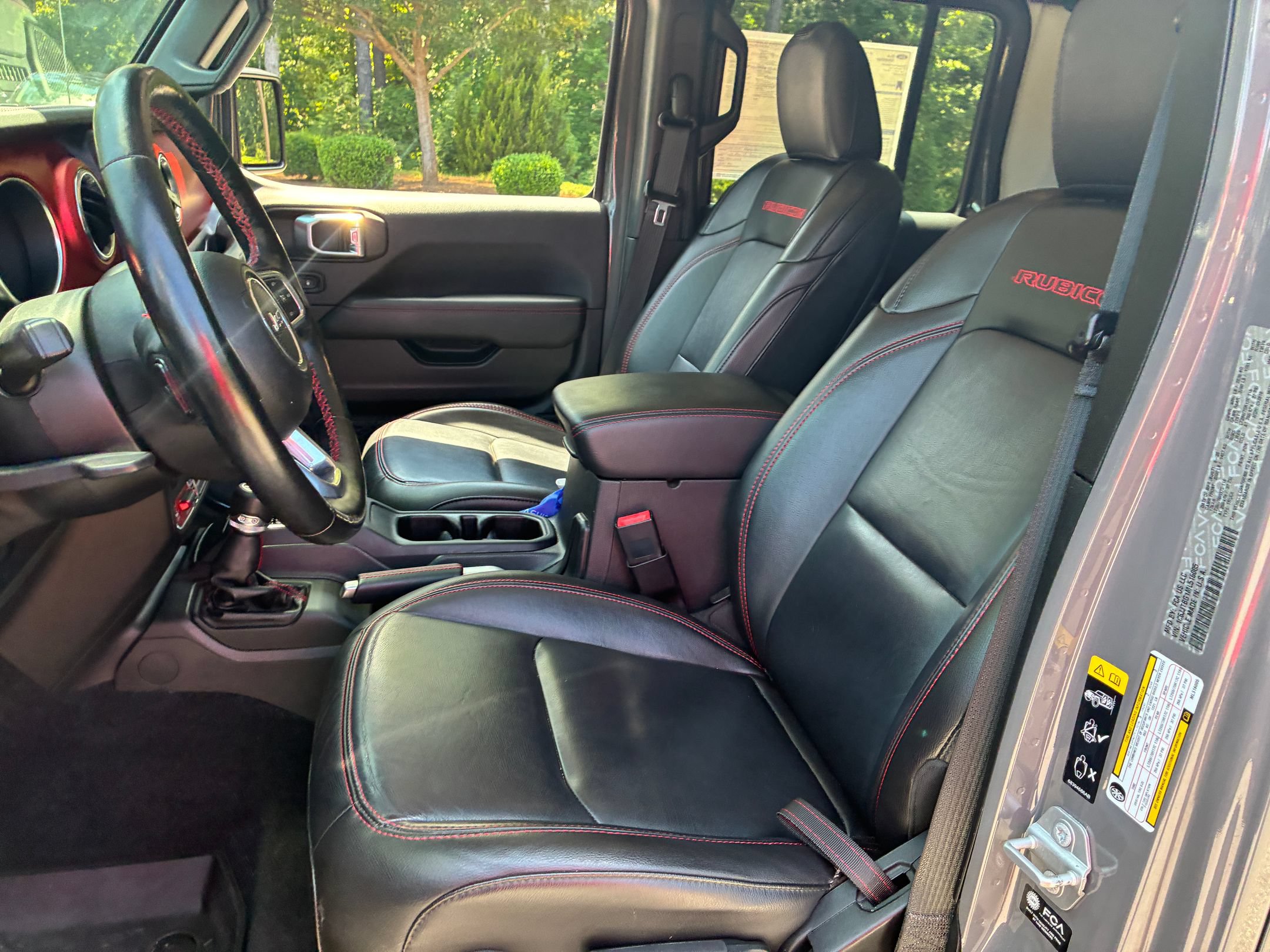 Used 2021 Jeep Gladiator Rubicon AWD/4WD image 13