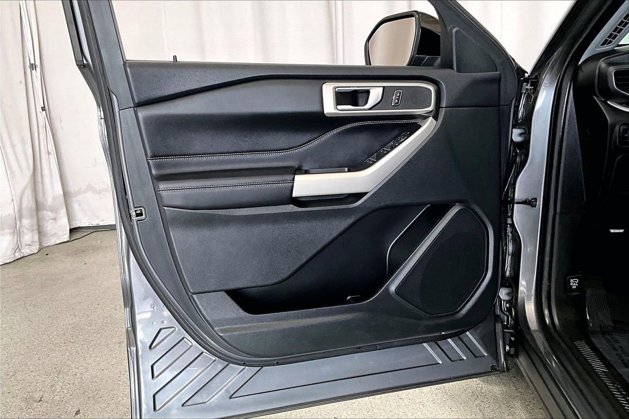 Certified 2023 Ford Explorer XLT w/ Equipment Group 202A image 26