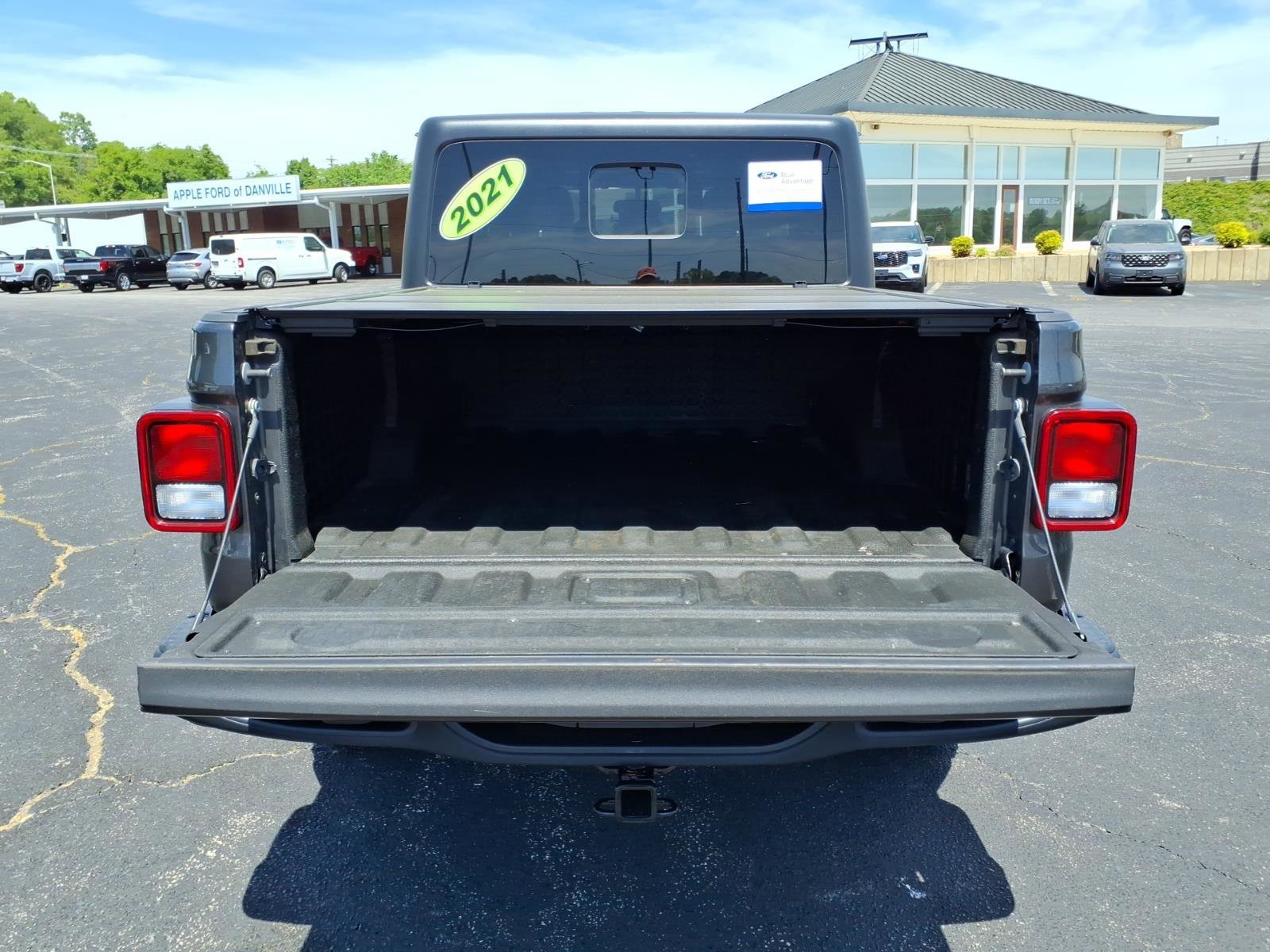 Used 2021 Jeep Gladiator Sport AWD/4WD image 9