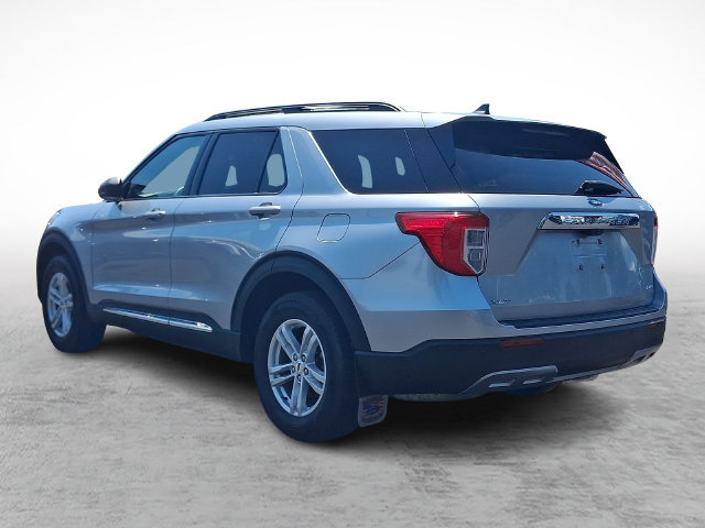 Certified 2023 Ford Explorer XLT w/ Equipment Group 202A AWD/4WD image 4