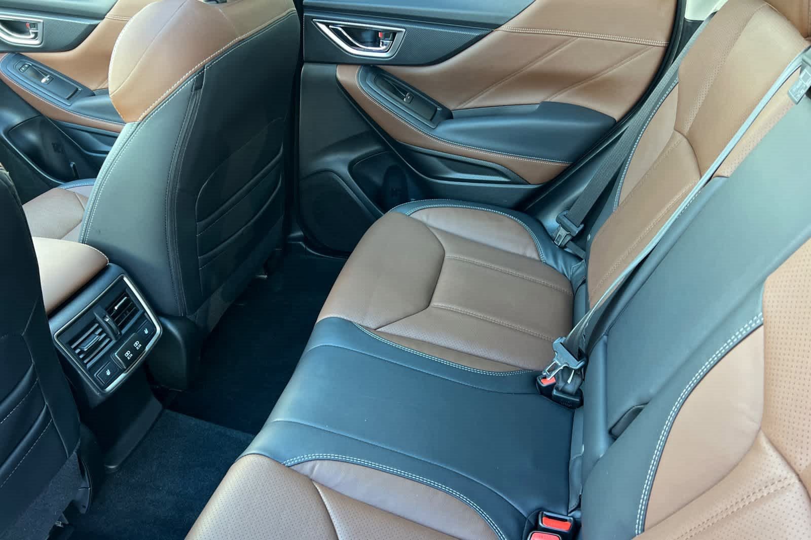 Used 2024 Subaru Forester Touring w/ Pop Package 2 image 10