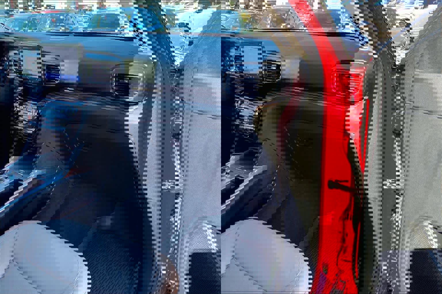 Certified 2022 Ford Explorer Limited w/ Equipment Group 301A image 18