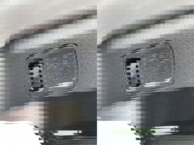 Certified 2020 Ford Expedition XLT w/ Equipment Group 202A image 8