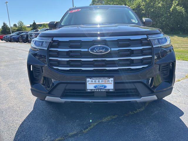 Certified 2025 Ford Explorer Active image 8