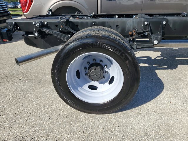 Certified 2025 Ford F550 4x4 Regular Cab Super Duty image 11