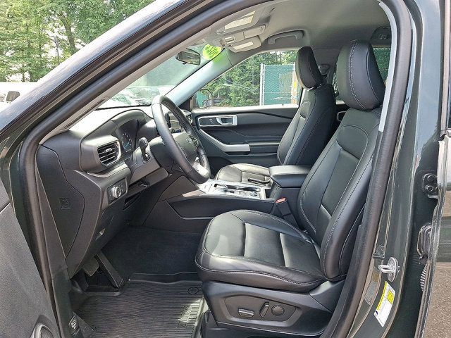 Certified 2022 Ford Explorer XLT w/ Equipment Group 202A AWD/4WD image 11