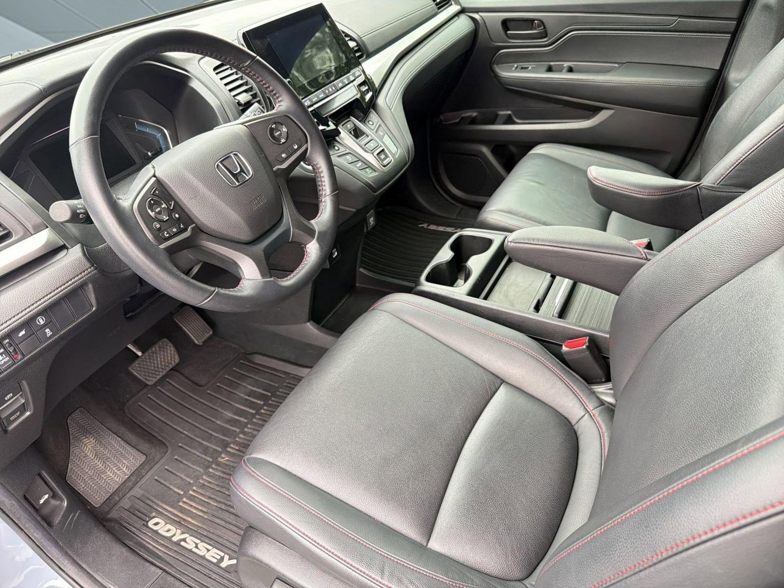 Used 2024 Honda Odyssey Sport image 4