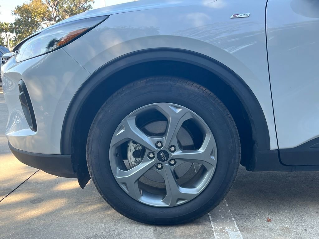 Certified 2025 Ford Escape ST-Line w/ Equipment Group 301A image 13