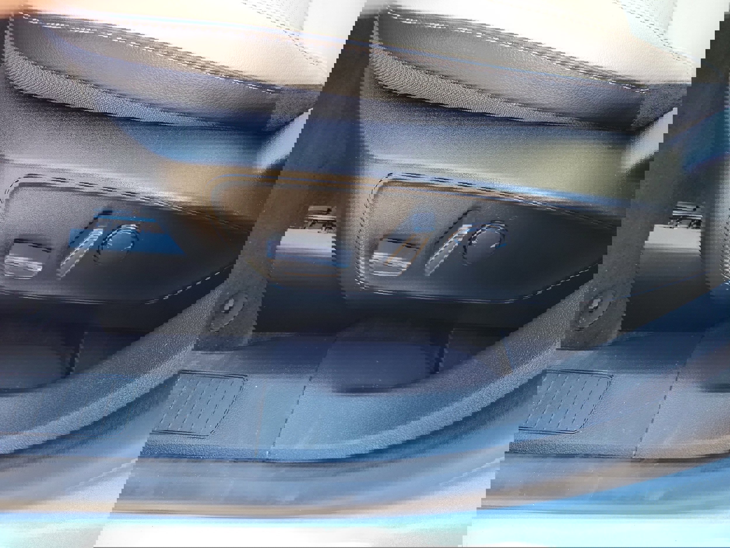 Certified 2022 Ford Escape Titanium image 19