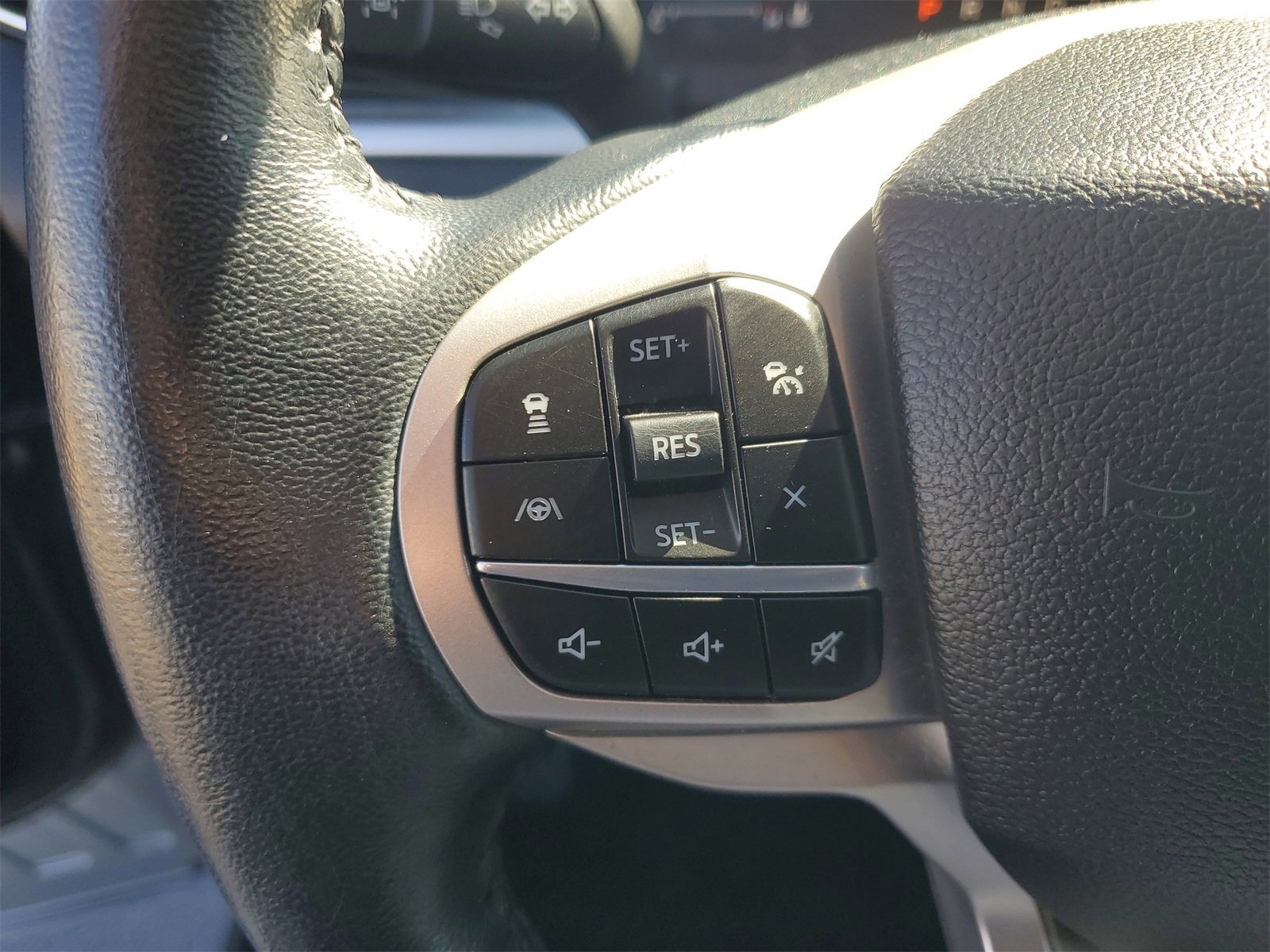 Certified 2022 Ford Explorer XLT w/ Equipment Group 202A image 22