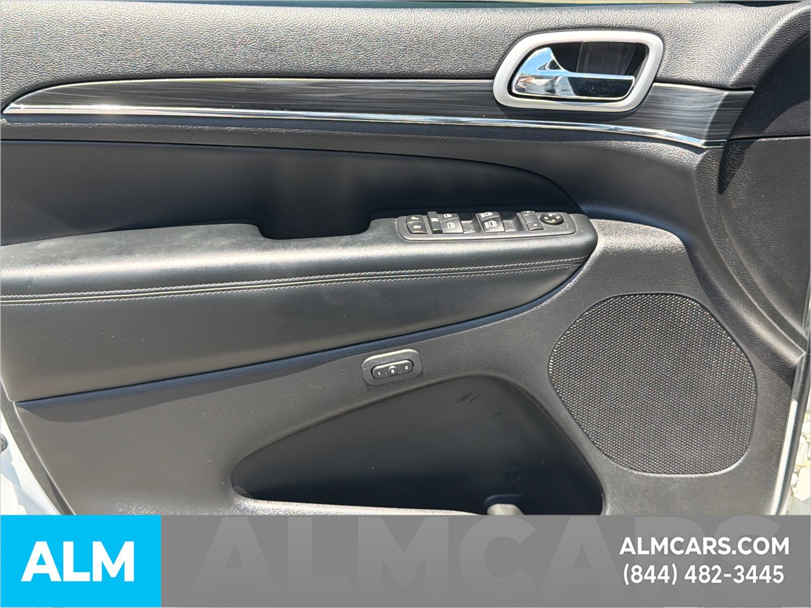 Used 2020 Jeep Grand Cherokee Limited AWD/4WD image 11