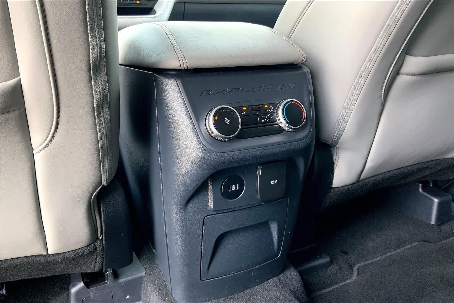 Certified 2025 Ford Explorer Active w/ Active Comfort Package RWD image 33