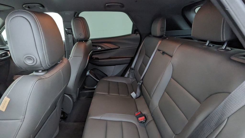 Used 2023 Chevrolet TrailBlazer ACTIV w/ Convenience Package AWD/4WD image 32