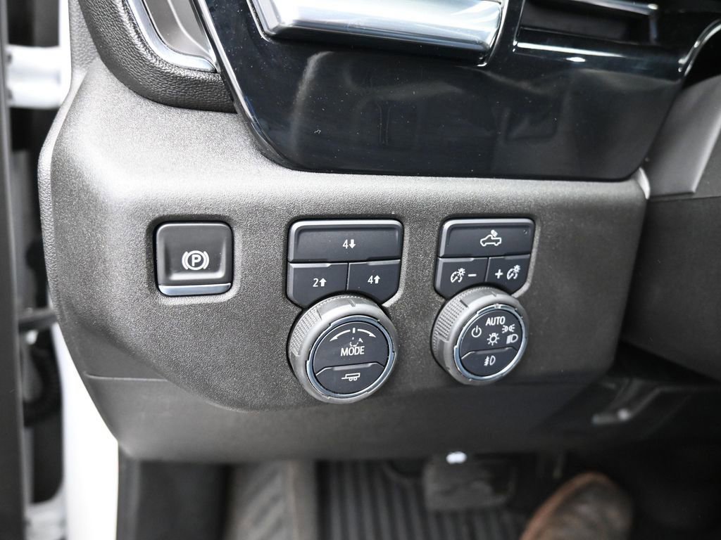 Used 2025 Chevrolet Silverado 2500 LT w/ Convenience Package image 28