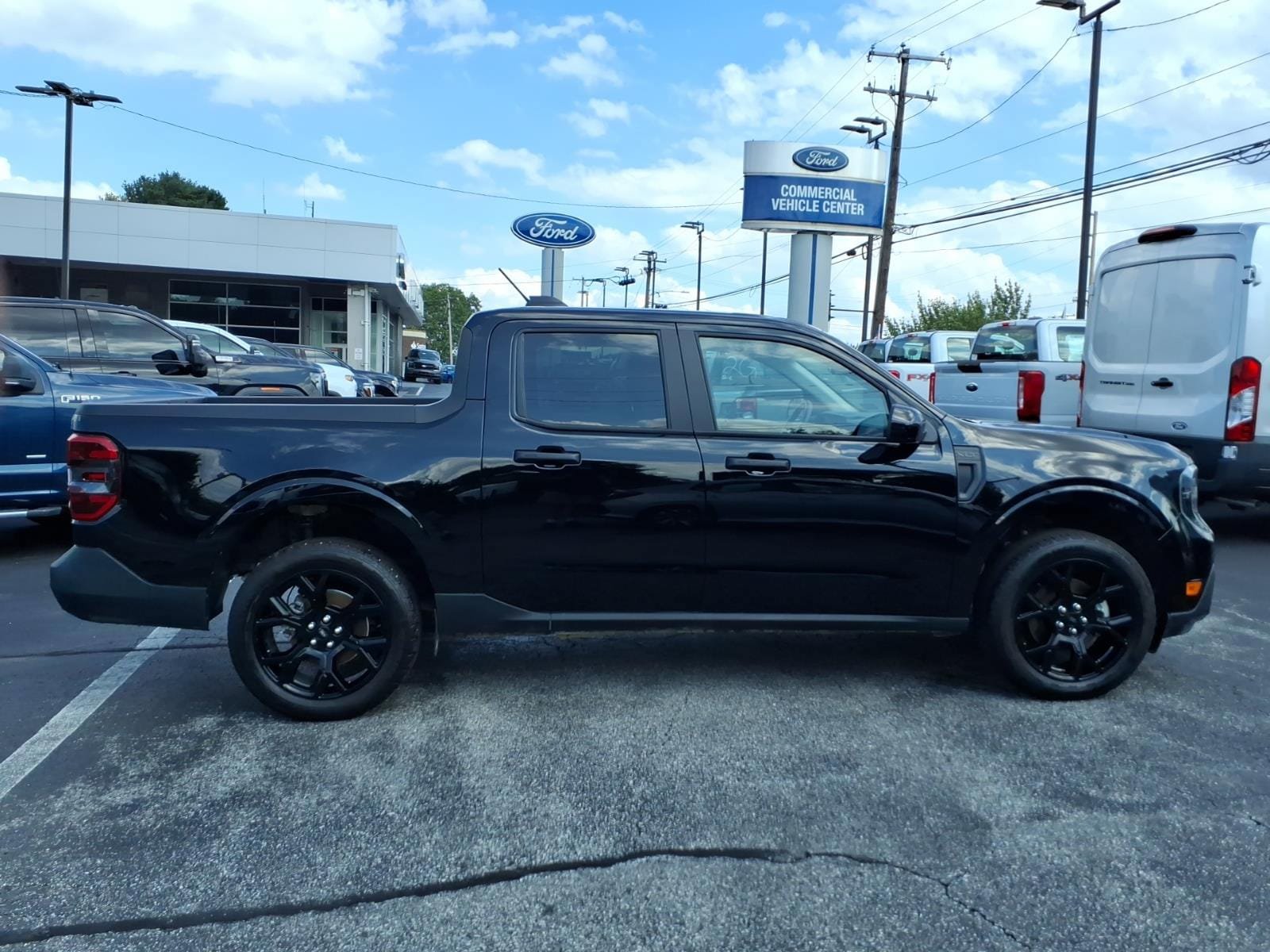 Certified 2025 Ford Maverick XLT w/ Black Appearance Package AWD/4WD image 3
