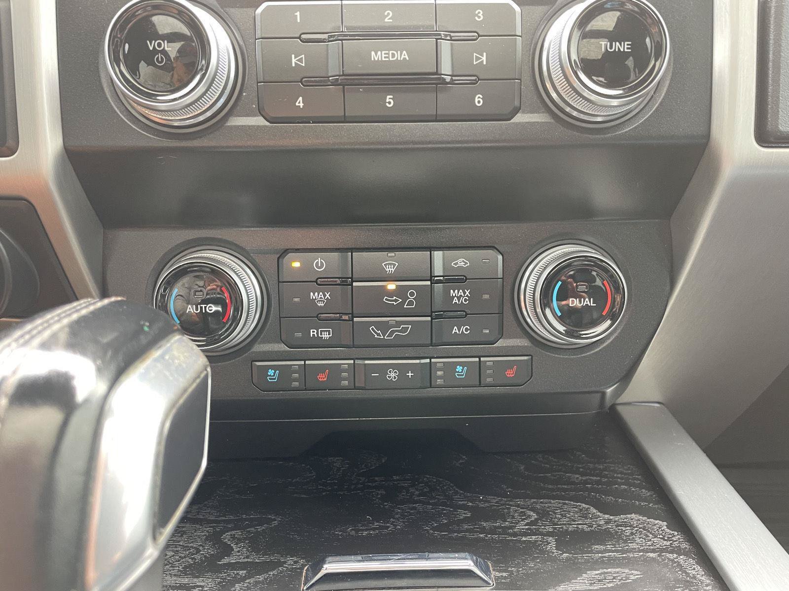 Certified 2020 Ford F150 Platinum w/ Equipment Group 701A Luxury AWD/4WD image 30