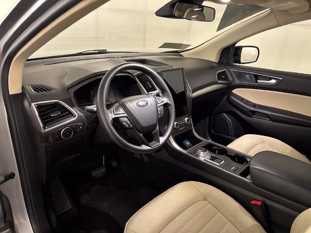 Certified 2024 Ford Edge SE w/ Black Appearance Package AWD/4WD image 4