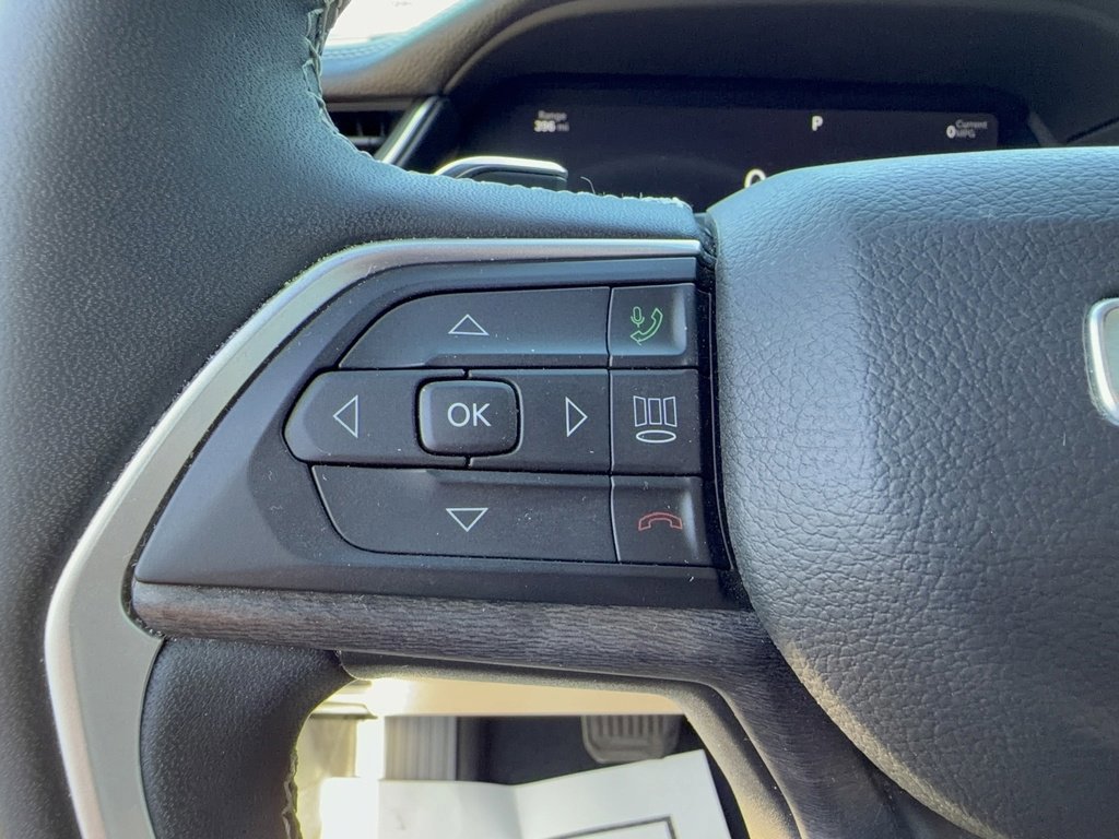 Used 2023 Jeep Grand Cherokee L Limited w/ Luxury Tech Group II image 27