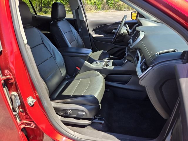 Used 2022 GMC Terrain SLT w/ LPO, Floor Liner Package AWD/4WD image 19