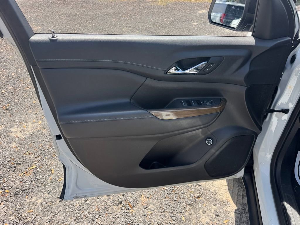 Used 2021 GMC Acadia SLE w/ Driver Convenience Package FWD image 33
