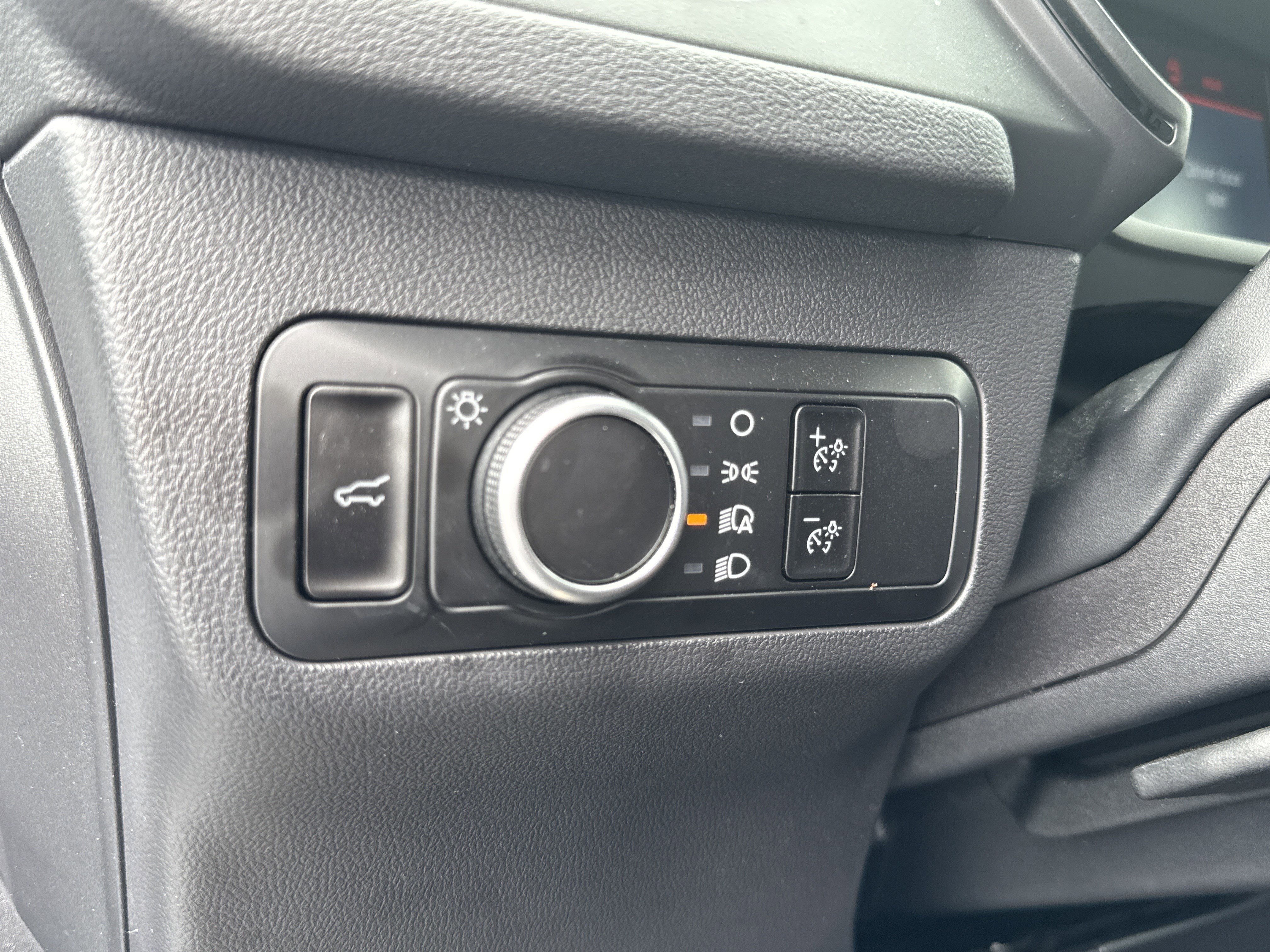 Certified 2025 Ford Escape ST-Line w/ Tech Pack #1 FWD image 36