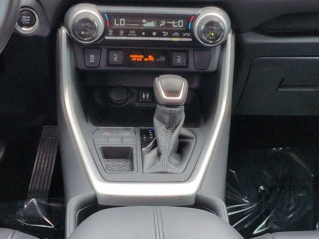 Used 2019 Toyota RAV4 XLE Premium w/ Cold Weather Package FWD image 19