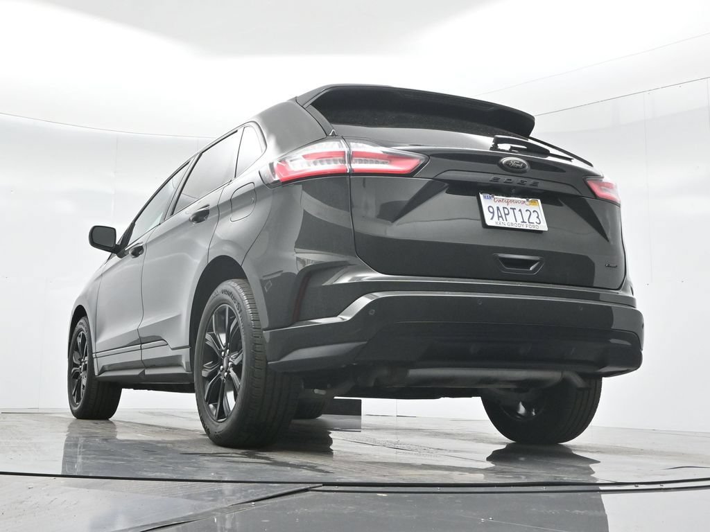 Certified 2022 Ford Edge SE w/ Black Appearance Package AWD/4WD image 50