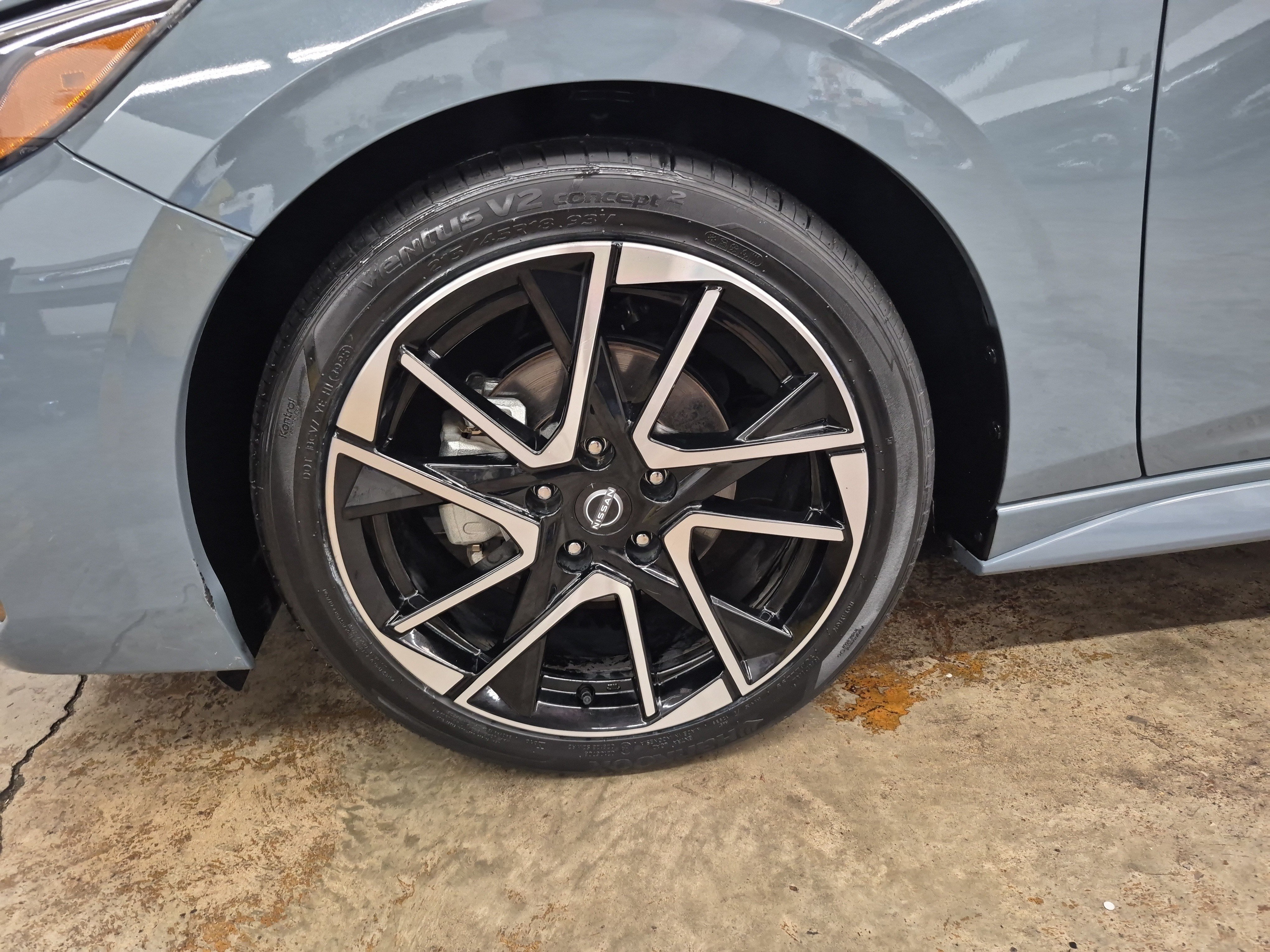 Used 2025 Nissan Sentra SR FWD image 8