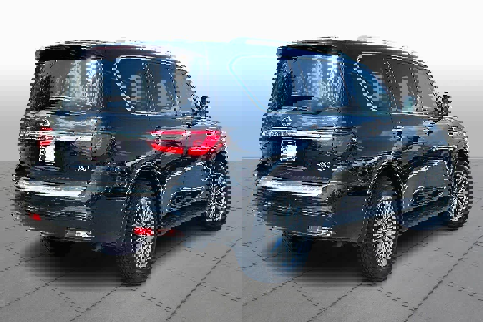 Used 2023 INFINITI QX80 Luxe w/ Cargo Package image 4