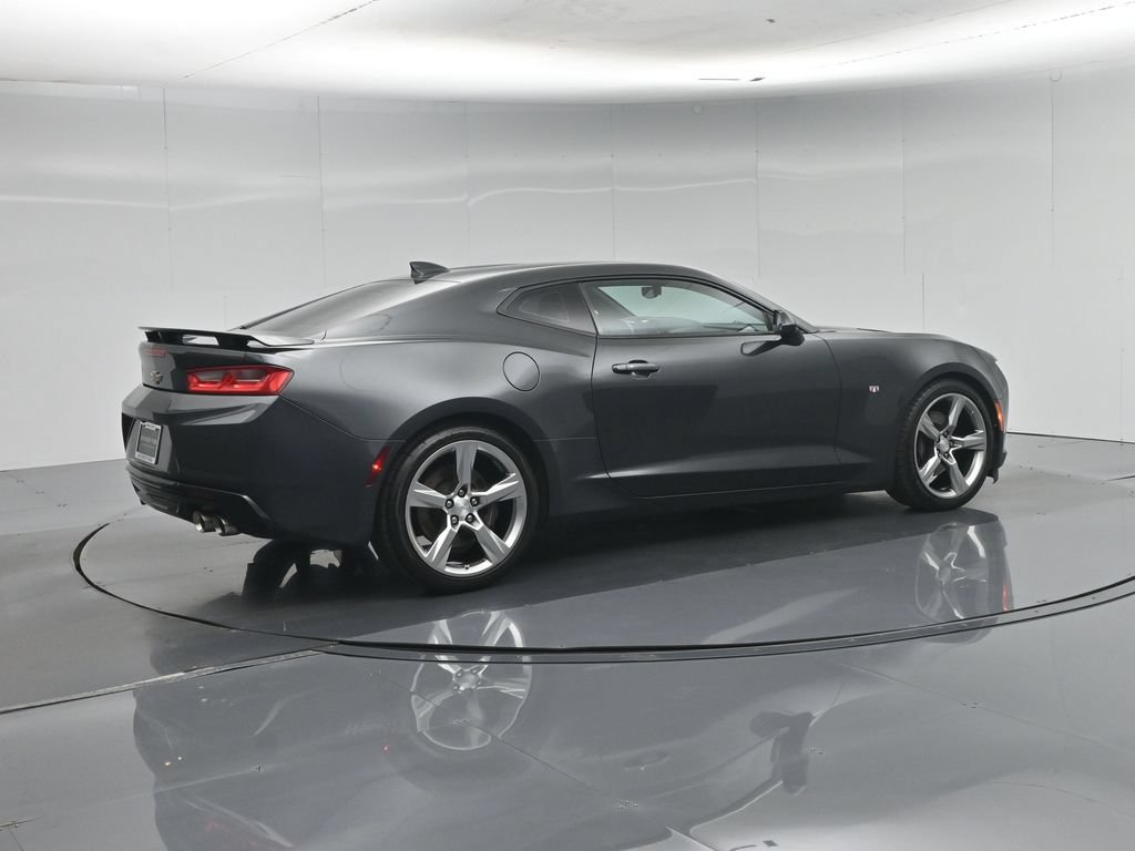 Used 2018 Chevrolet Camaro SS RWD image 27