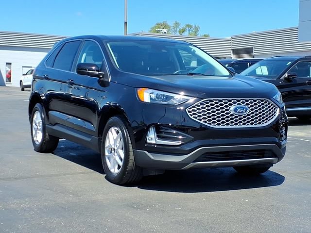 Certified 2023 Ford Edge SEL w/ Convenience Package AWD/4WD image 3