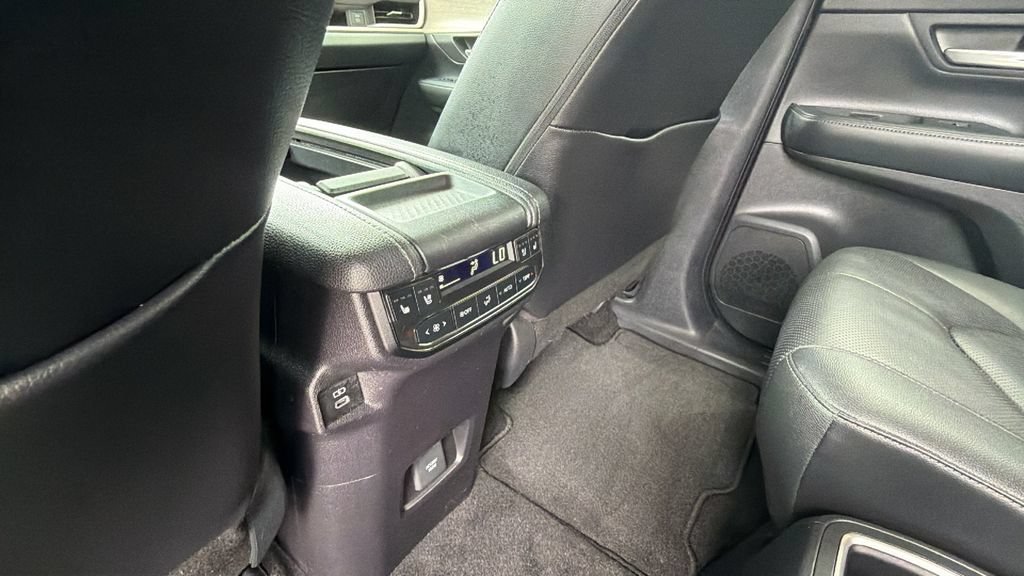 Used 2024 Toyota Grand Highlander AWD image 25