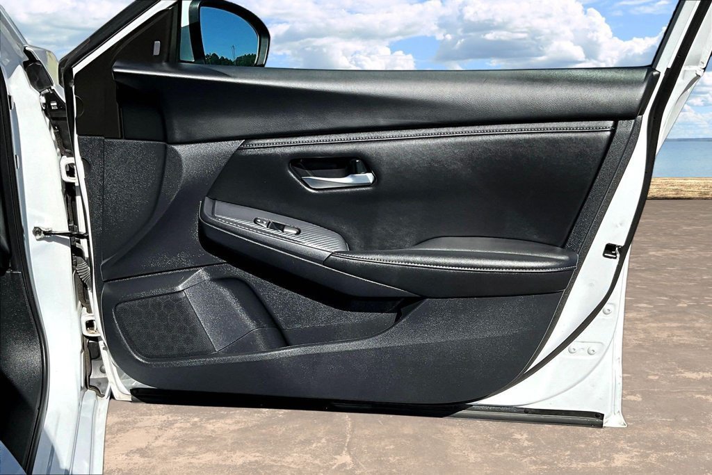 Used 2025 Nissan Sentra SV FWD image 30