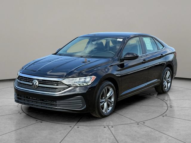 Used 2024 Volkswagen Jetta SE w/ Panoramic Sunroof Package FWD image 3
