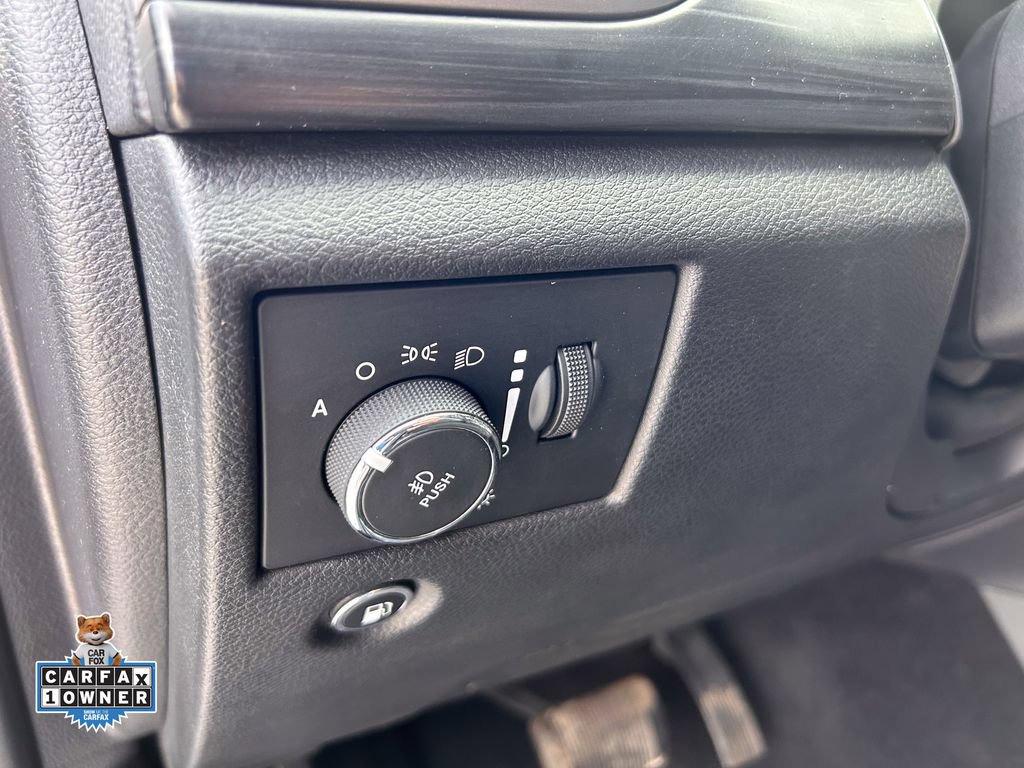 Used 2019 Jeep Grand Cherokee Altitude AWD/4WD image 11