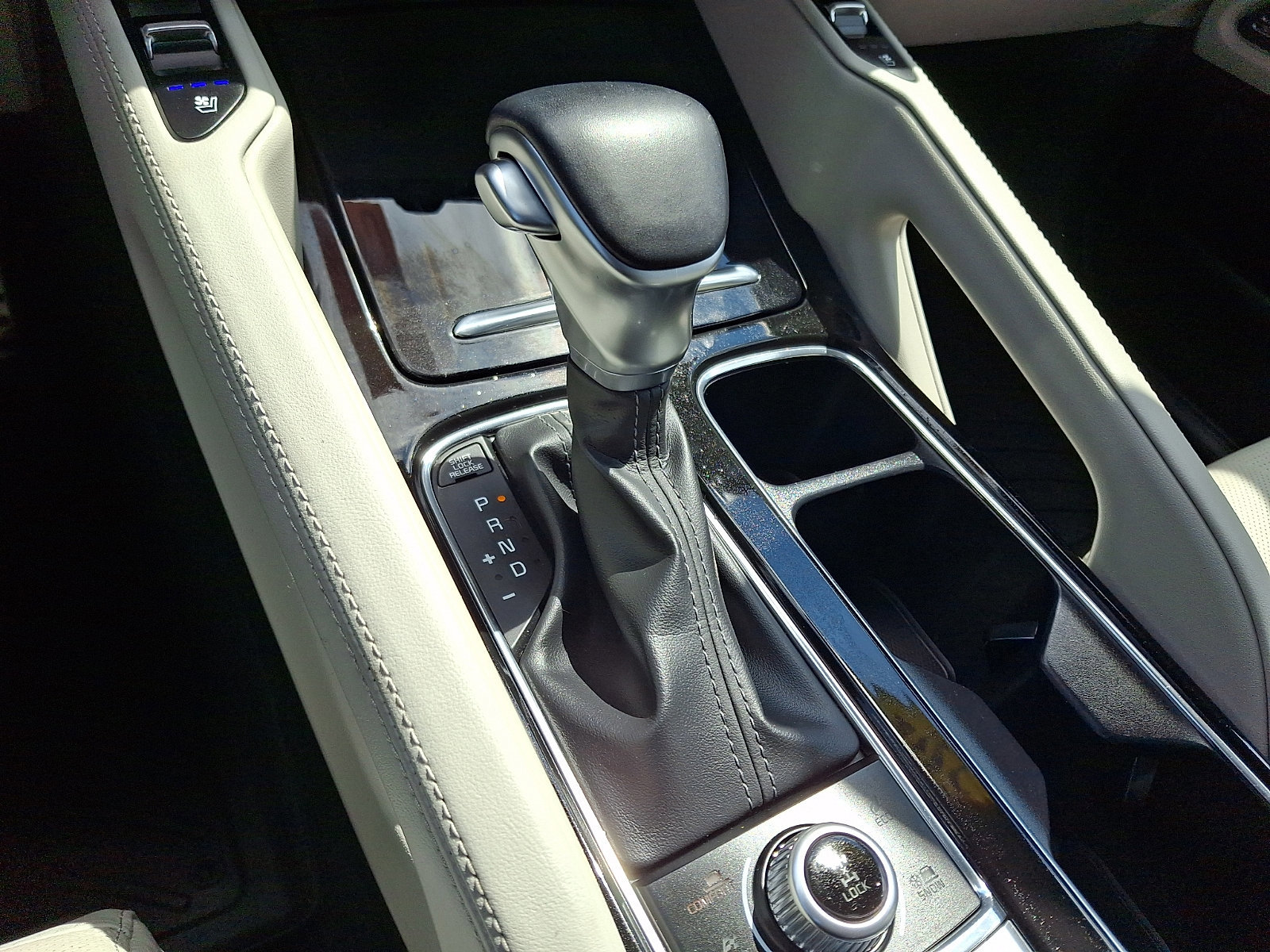 Used 2024 Kia Telluride SX image 22