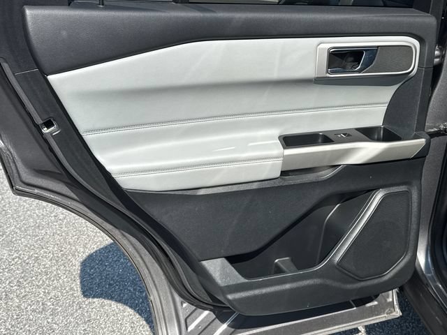 Certified 2021 Ford Explorer XLT w/ Equipment Group 202A RWD image 24