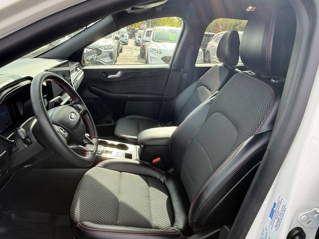Certified 2023 Ford Escape ST-Line w/ Tech Pack #1 AWD/4WD image 7