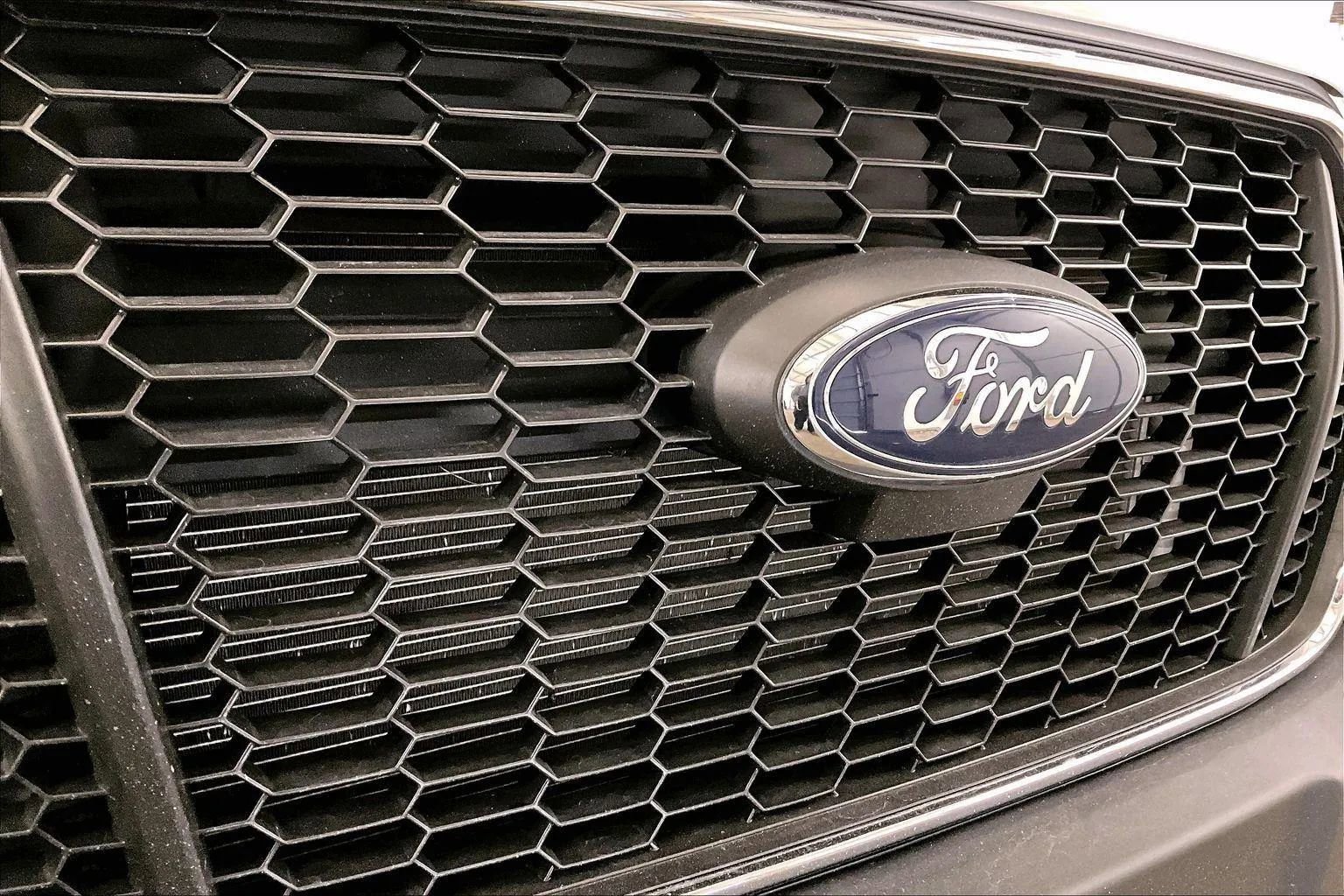 Certified 2024 Ford Transit 250 Low Roof w/ Exterior Upgrade Package image 27