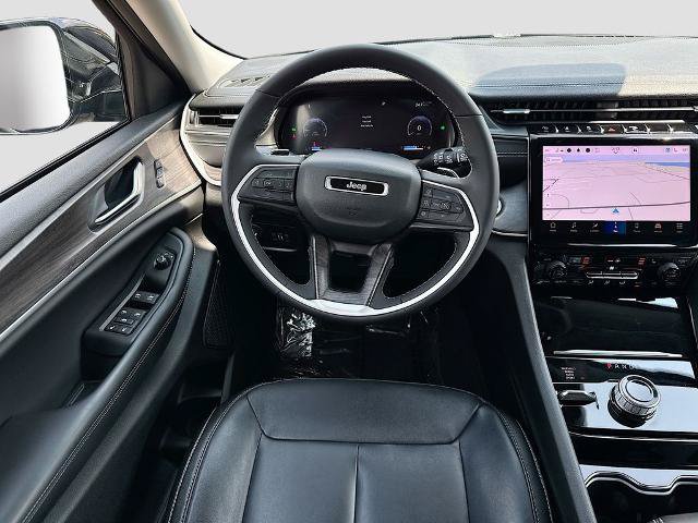 Used 2023 Jeep Grand Cherokee Limited w/ Trailer Tow Prep Group (B) AWD/4WD image 19