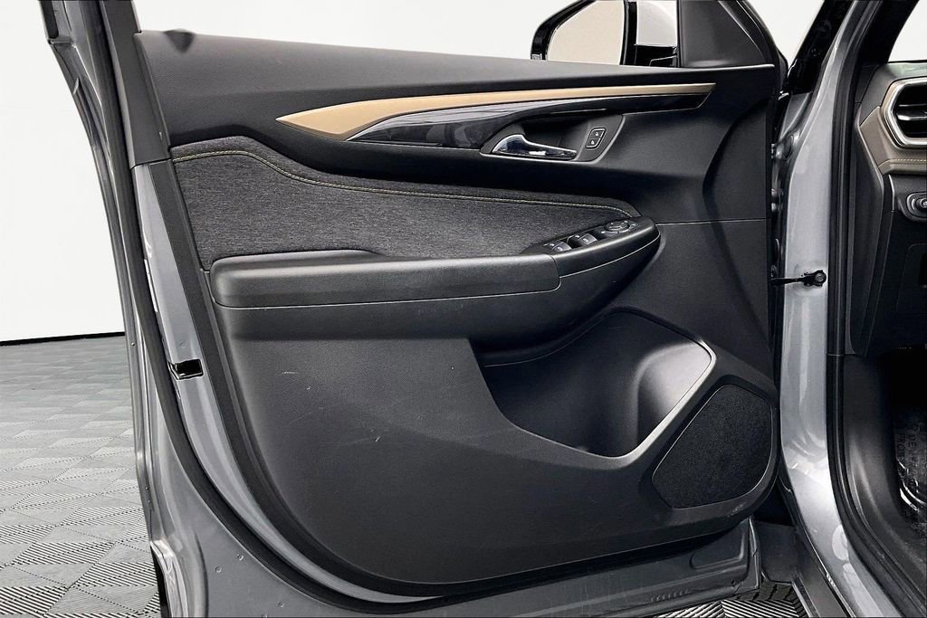 Used 2024 Chevrolet TrailBlazer ACTIV image 23