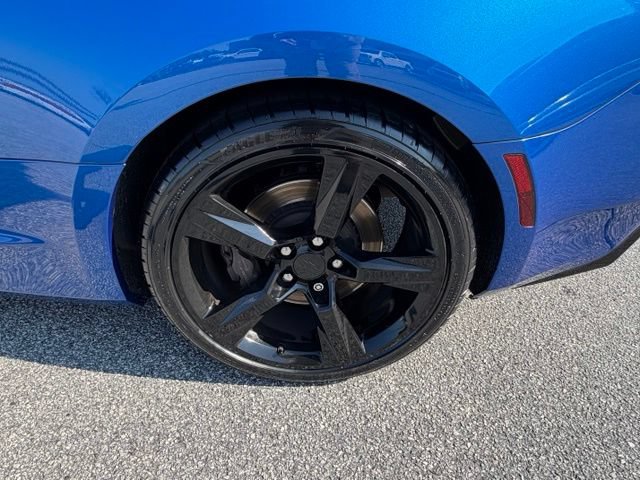 Used 2017 Chevrolet Camaro SS RWD image 8