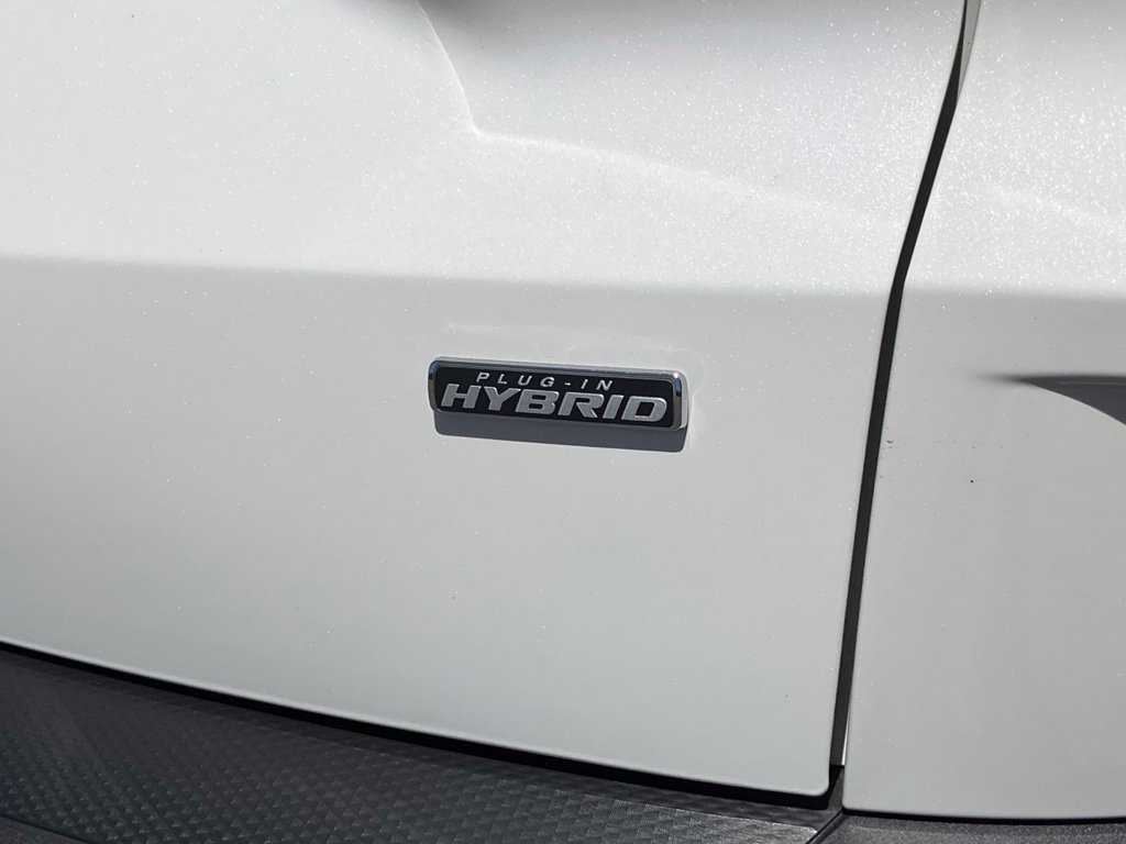Certified 2024 Ford Escape SE w/ PHEV Premium Package FWD image 17