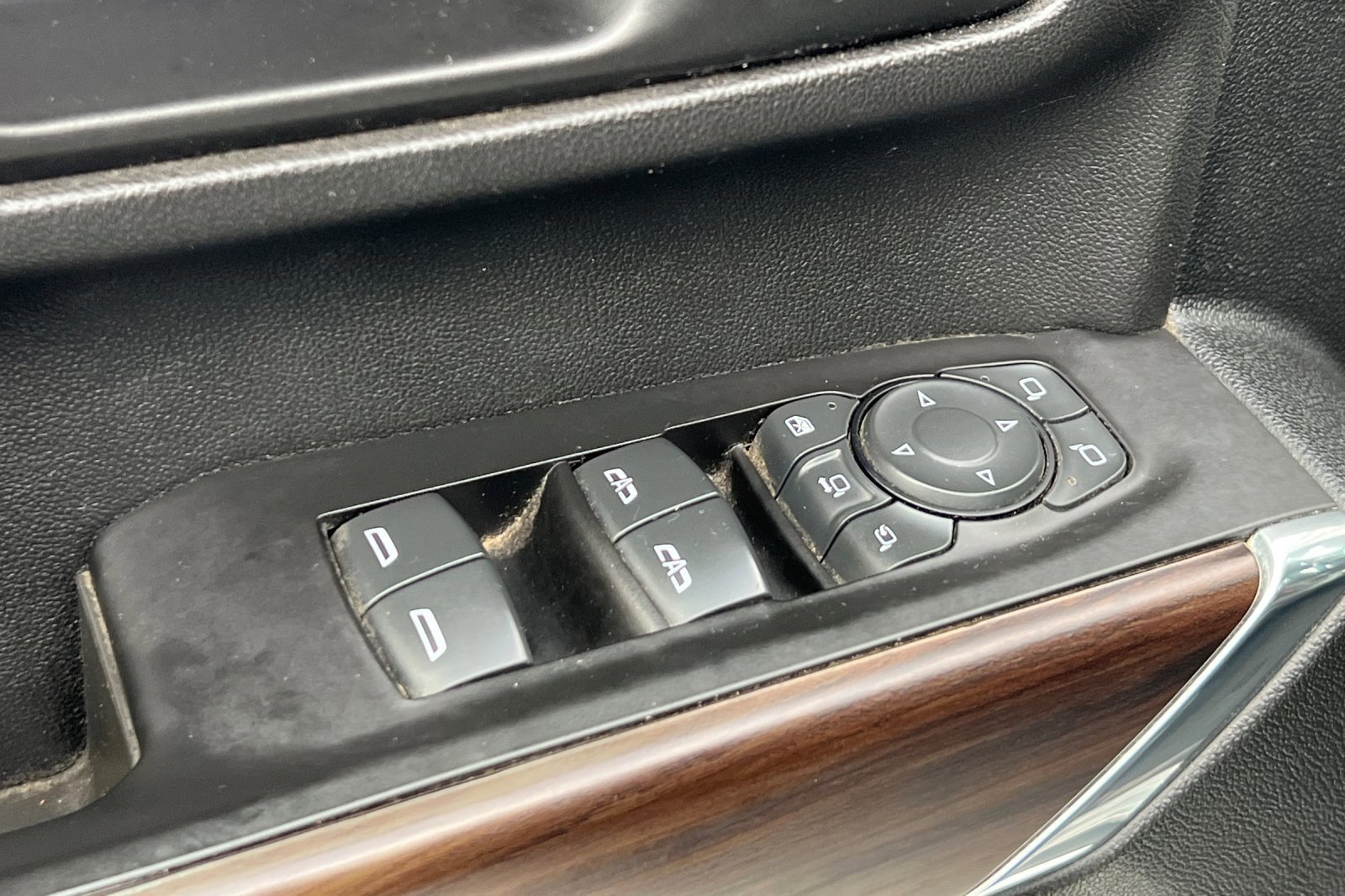 Used 2021 GMC Sierra 2500 SLT w/ SLT Preferred Package image 11