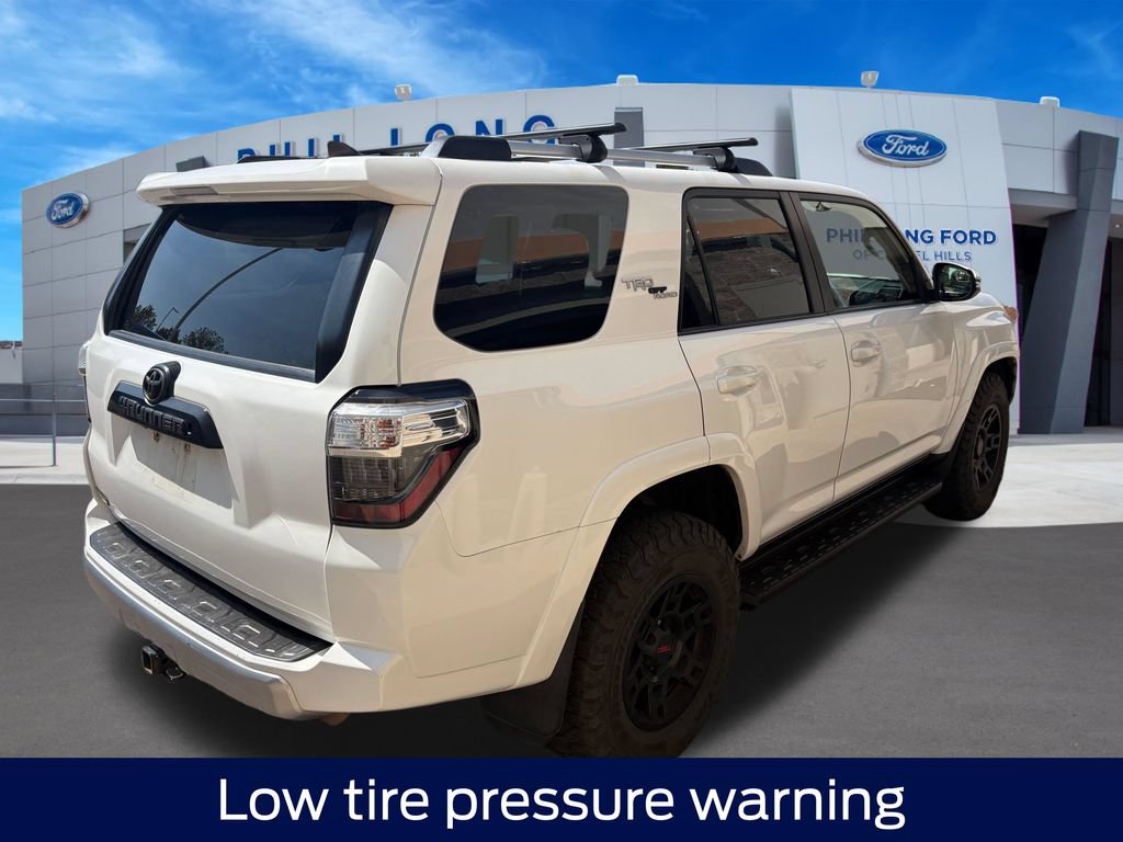 Used 2018 Toyota 4Runner SR5 AWD/4WD image 6