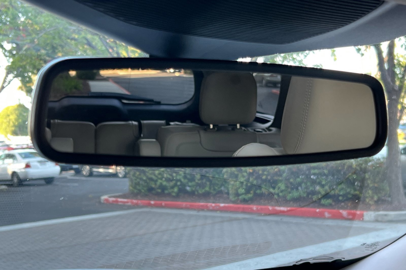 Certified 2022 Ford Explorer Platinum w/ Equipment Group 601A image 26