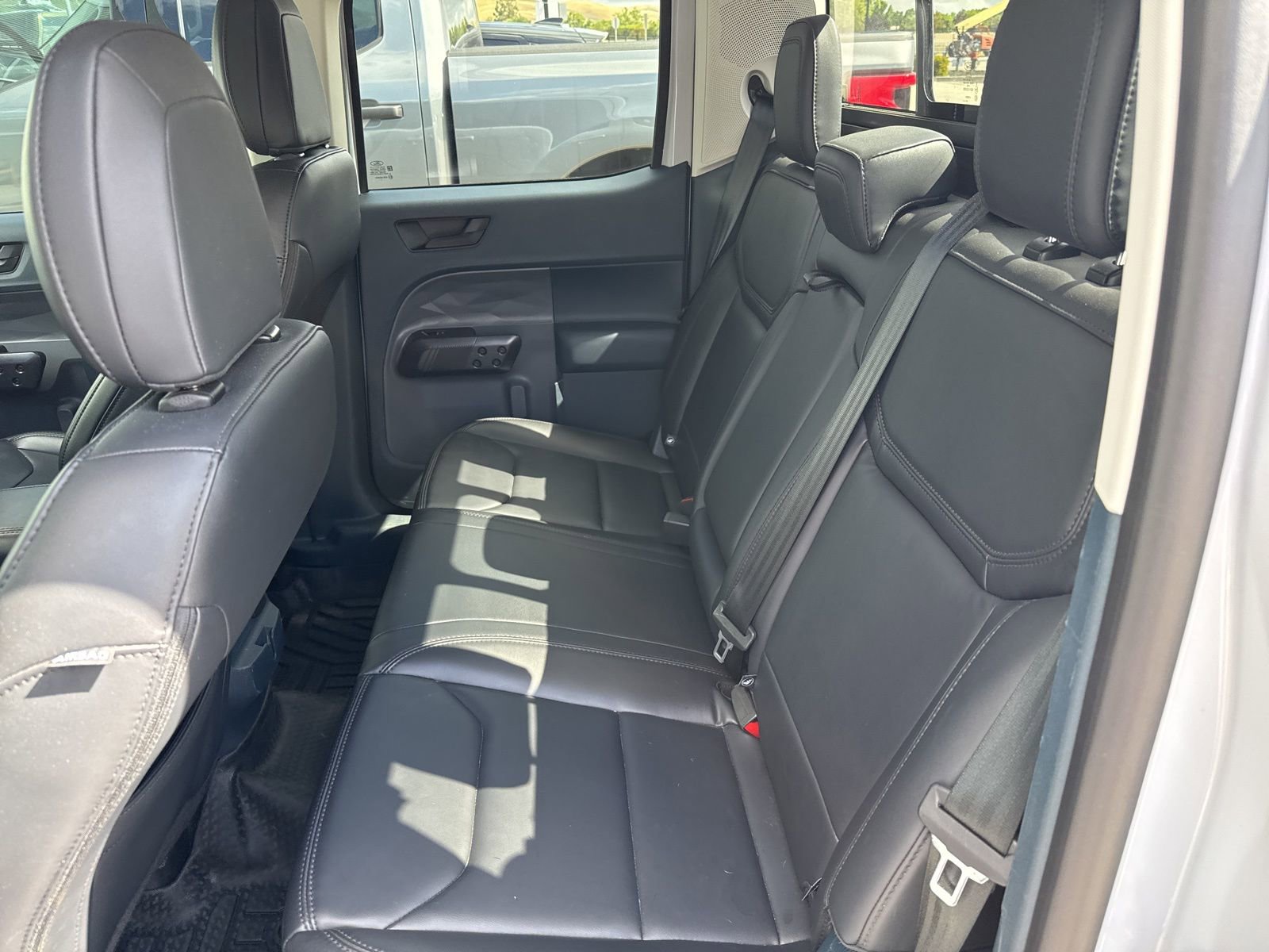 Certified 2025 Ford Maverick Lariat w/ Black Appearance Package AWD/4WD image 12