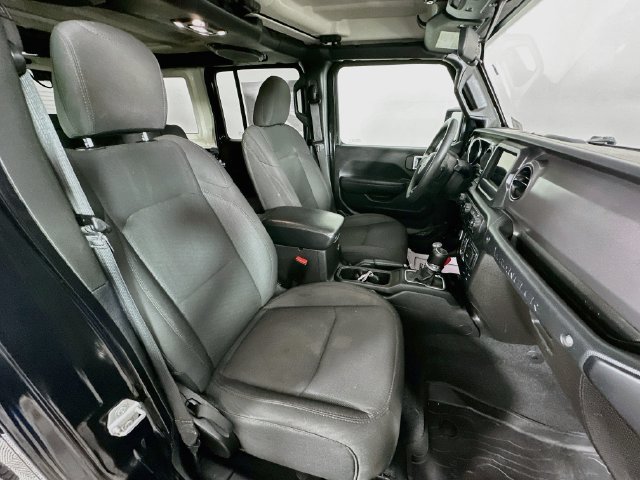 Used 2023 Jeep Wrangler Unlimited AWD/4WD image 35